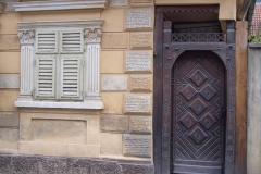 ușa din Brașov